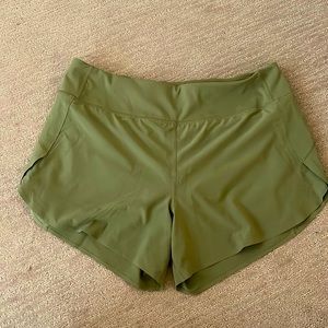 Athleta running short. Size L.